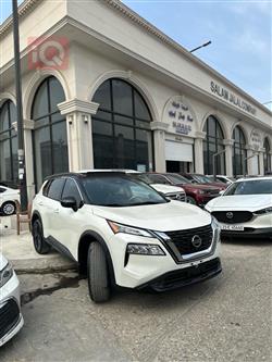 نيسان روج